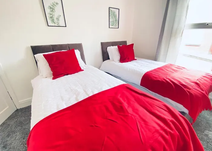 3 Bed Anfield House Close To Lfc